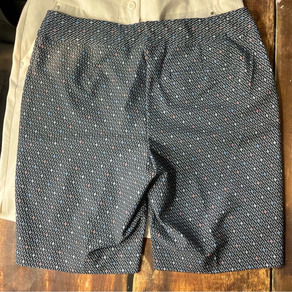 Greg Norman Women’s Shorts. Size 6. - Picture 4 of 9